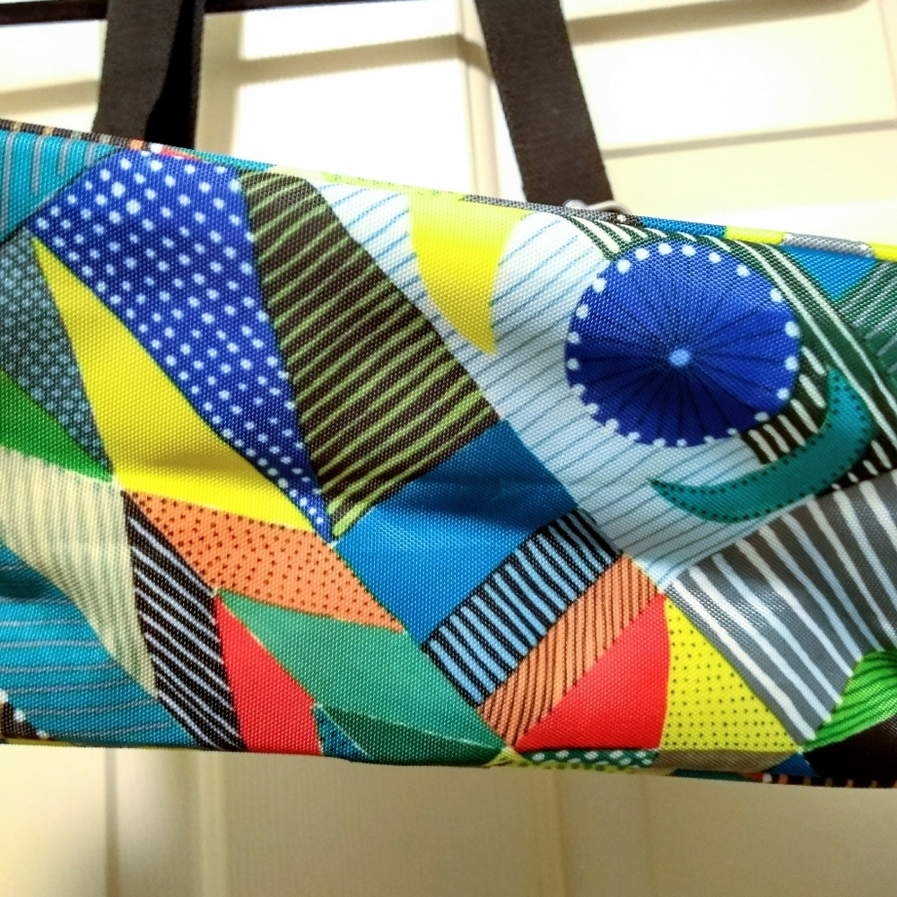 Abstract Graphic Pattern Purse - Picture 10 of 16